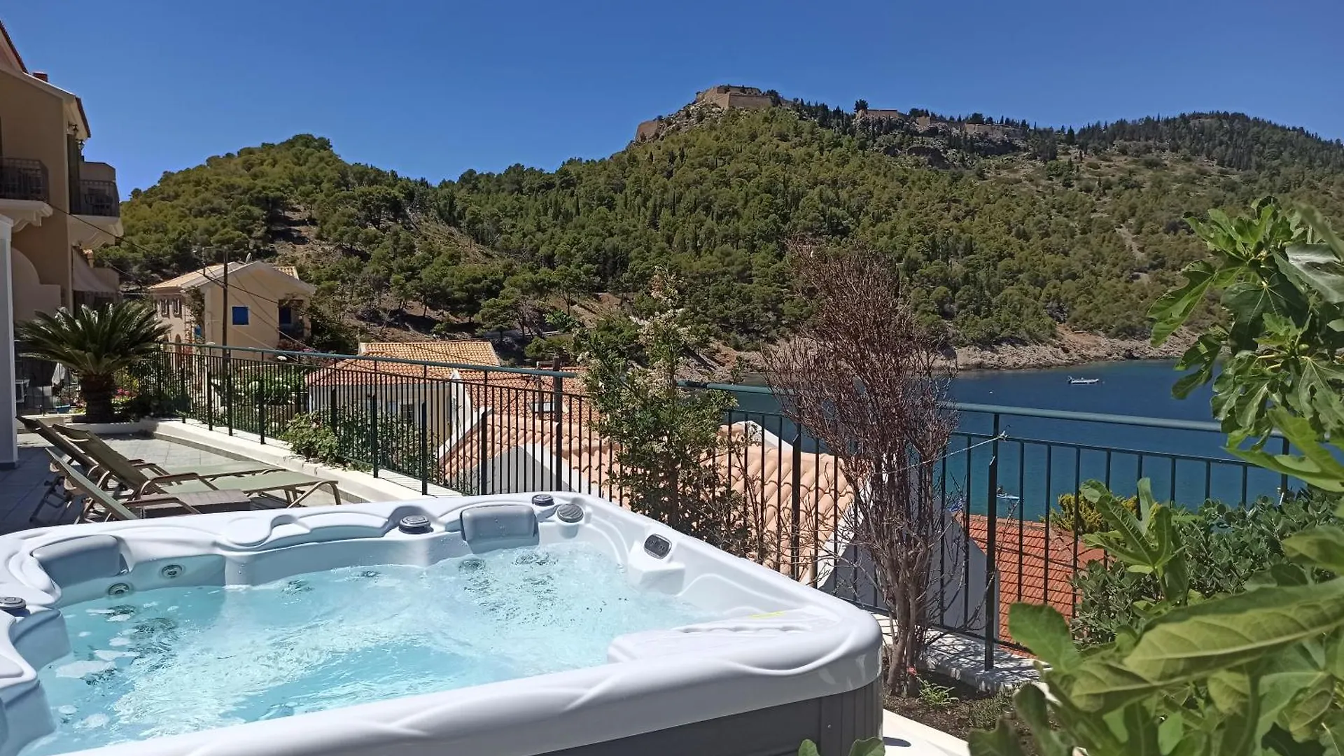 Dionos Villa Asos